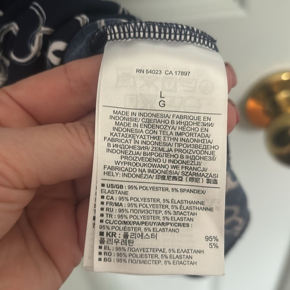 Halter top - Picture 3 of 3